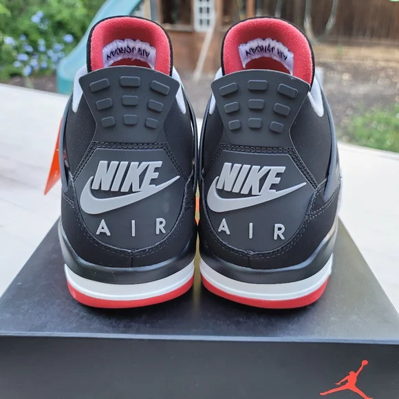 Jordan 4 Breds - Picture 4 of 8